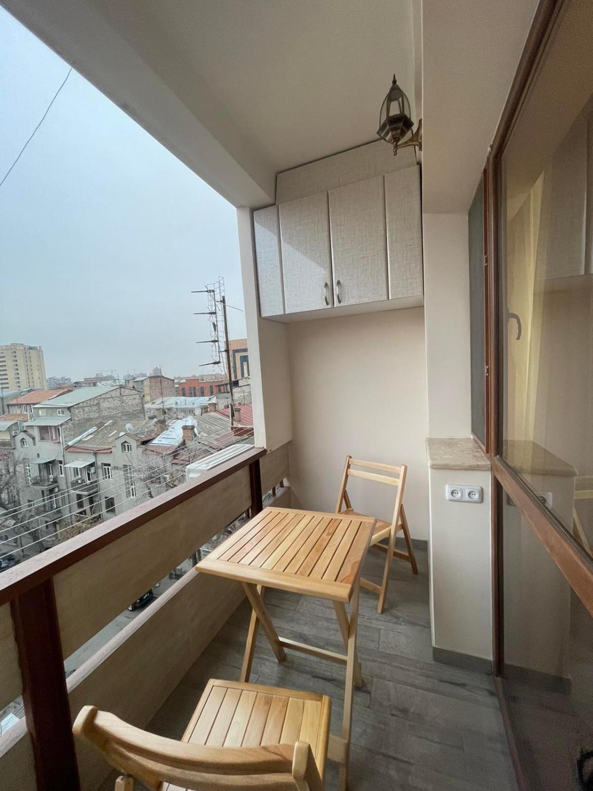 Republic Square Apartment Jerevan Eksteriør billede
