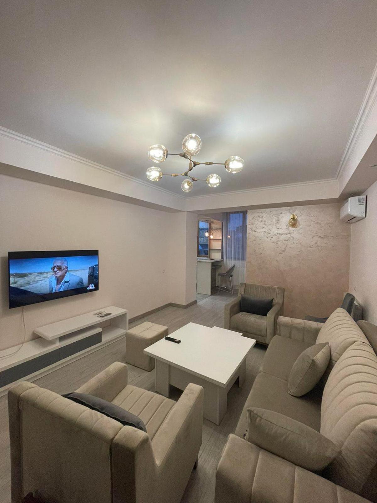 Republic Square Apartment Jerevan Eksteriør billede