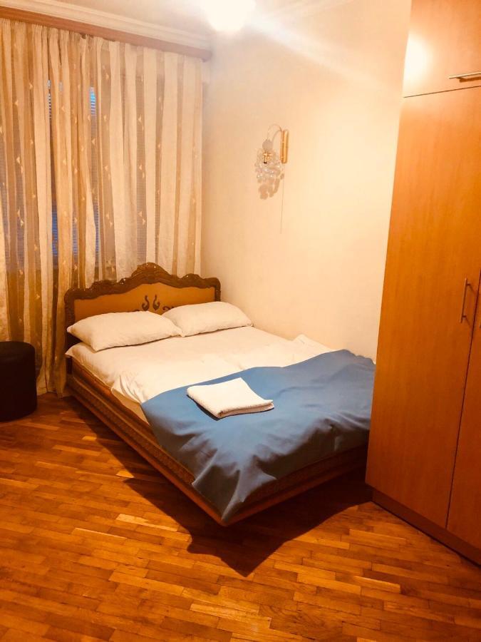 Republic Square Apartment Jerevan Eksteriør billede